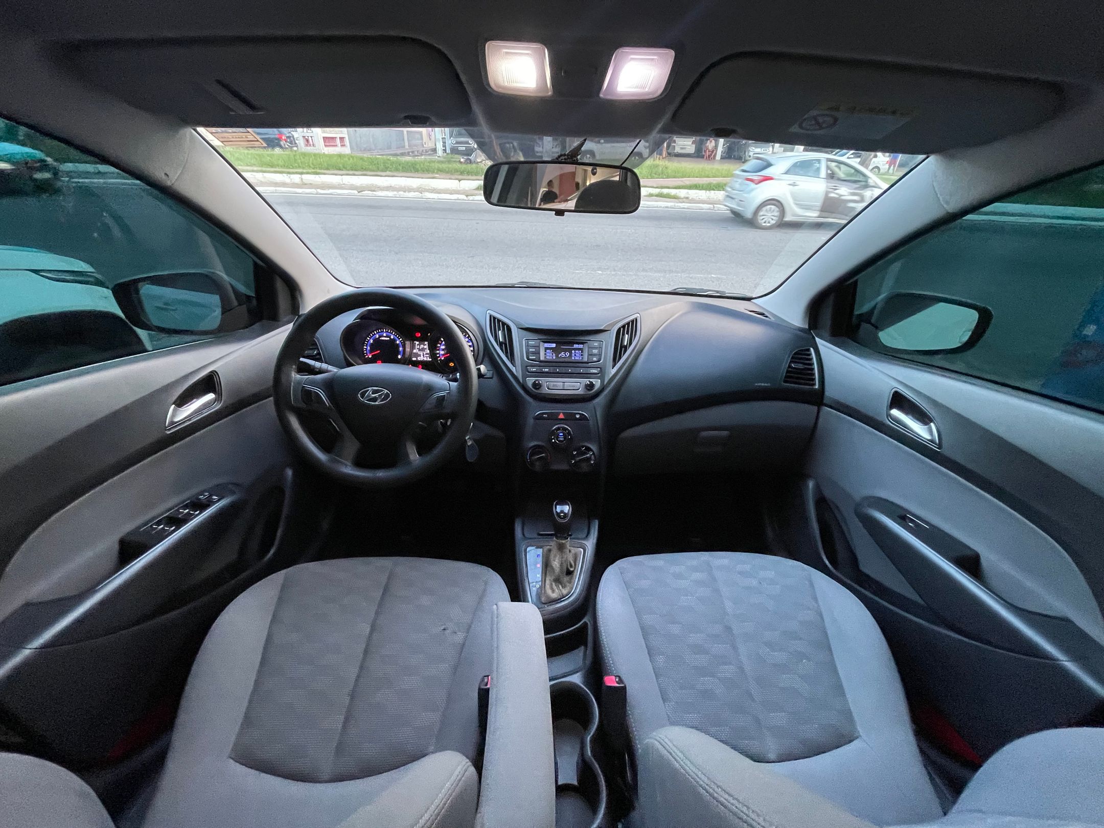 HYUNDAI HB20S 13