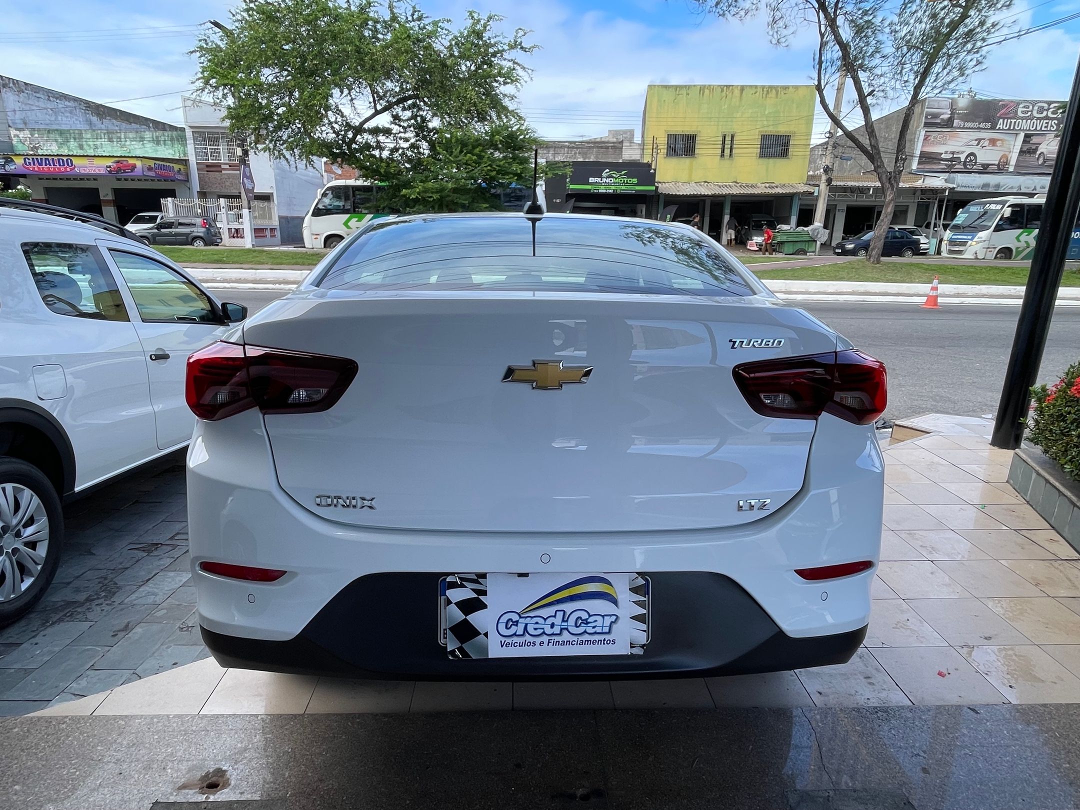 CHEVROLET ONIX 4