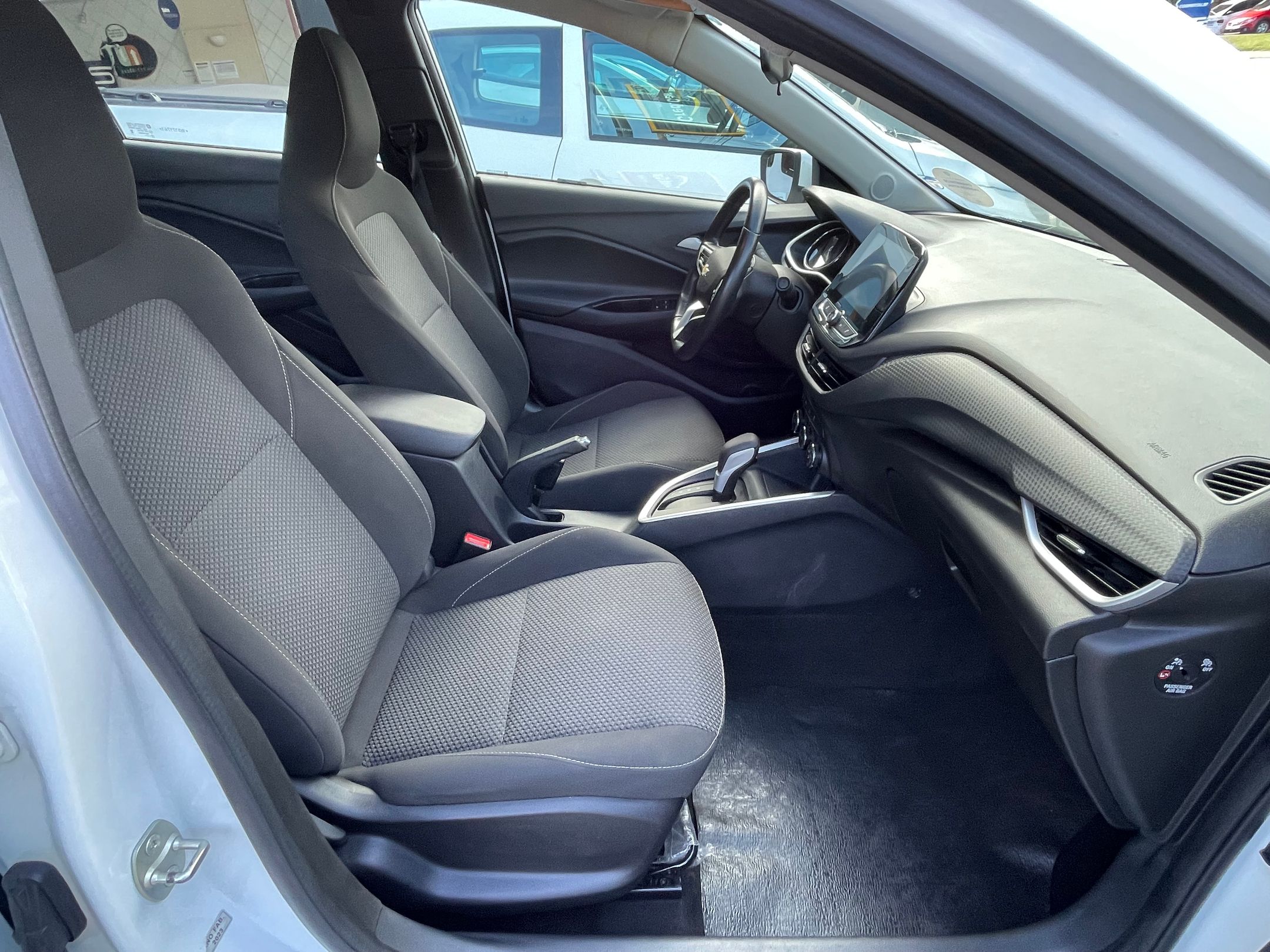 CHEVROLET ONIX 9