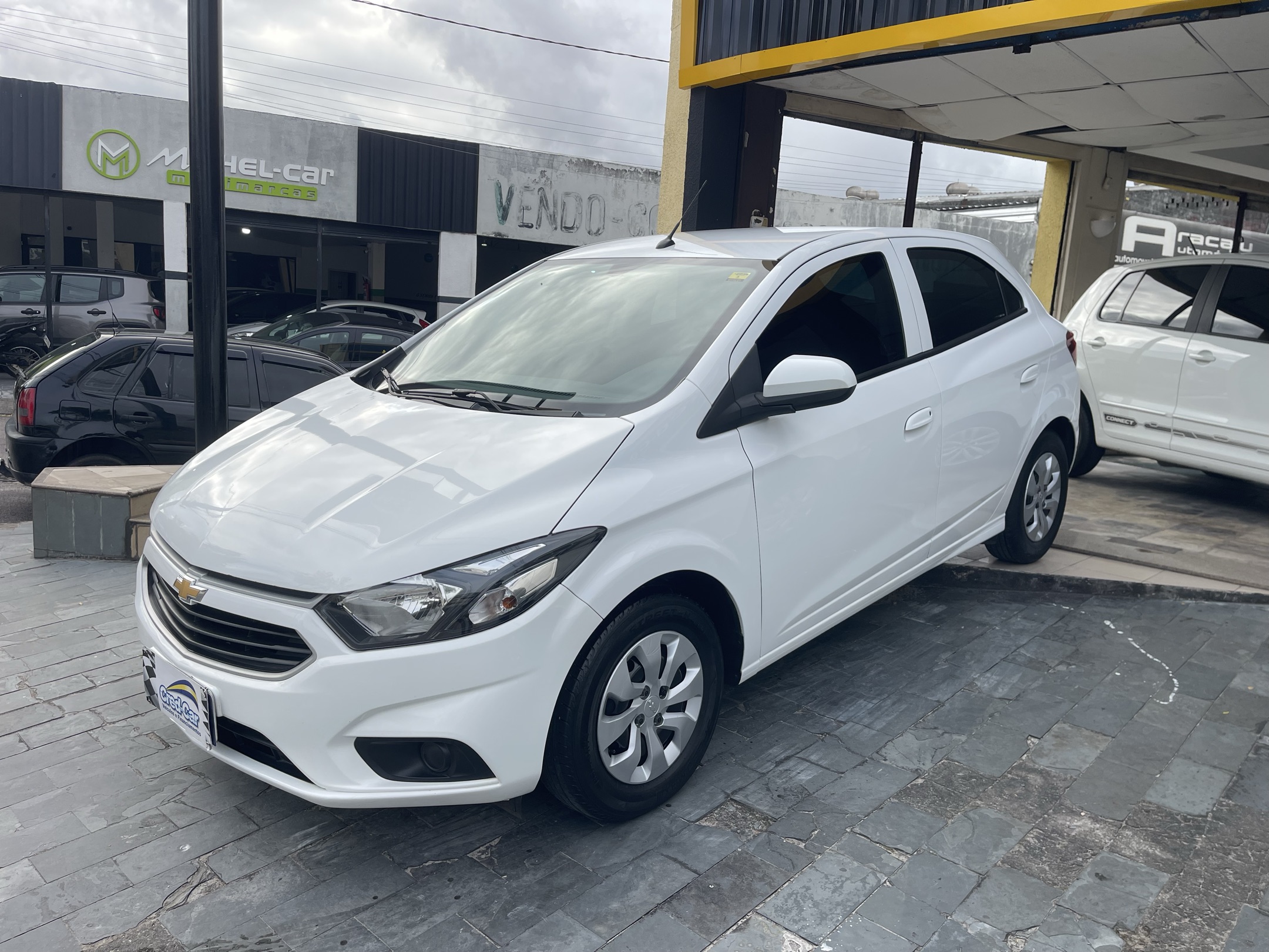 GM - Chevrolet ONIX 3