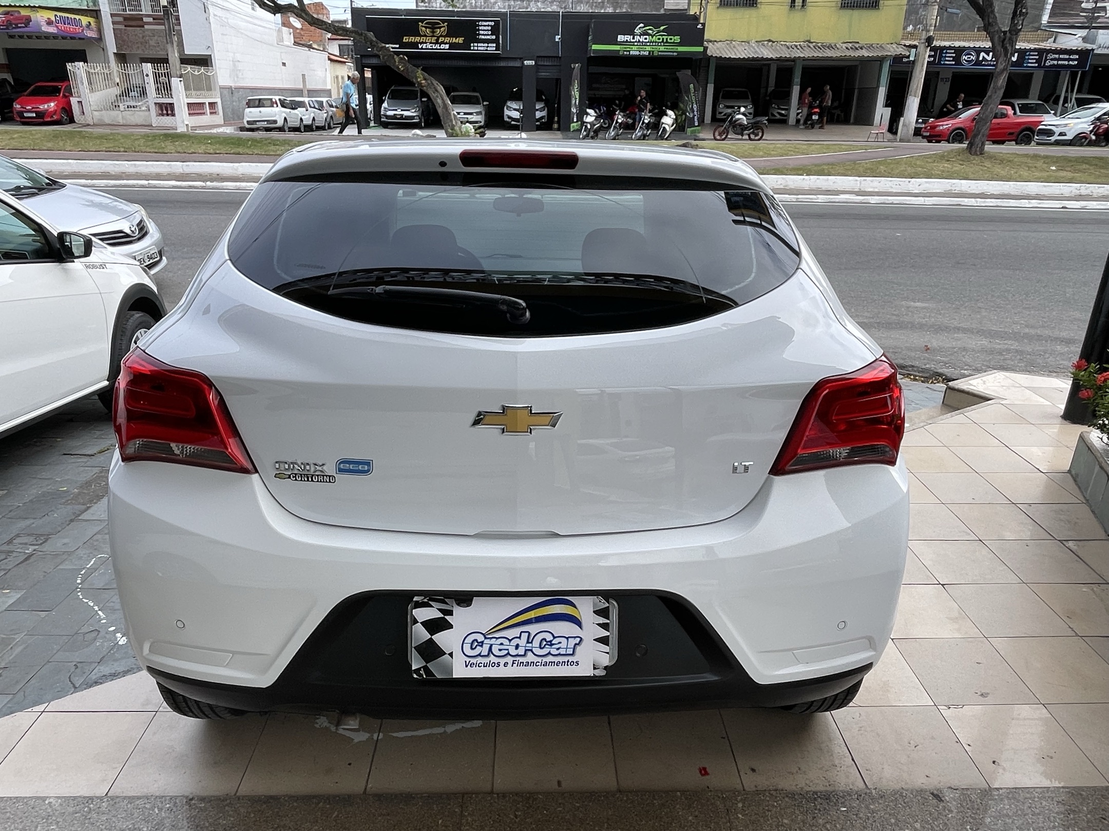 GM - Chevrolet ONIX 5