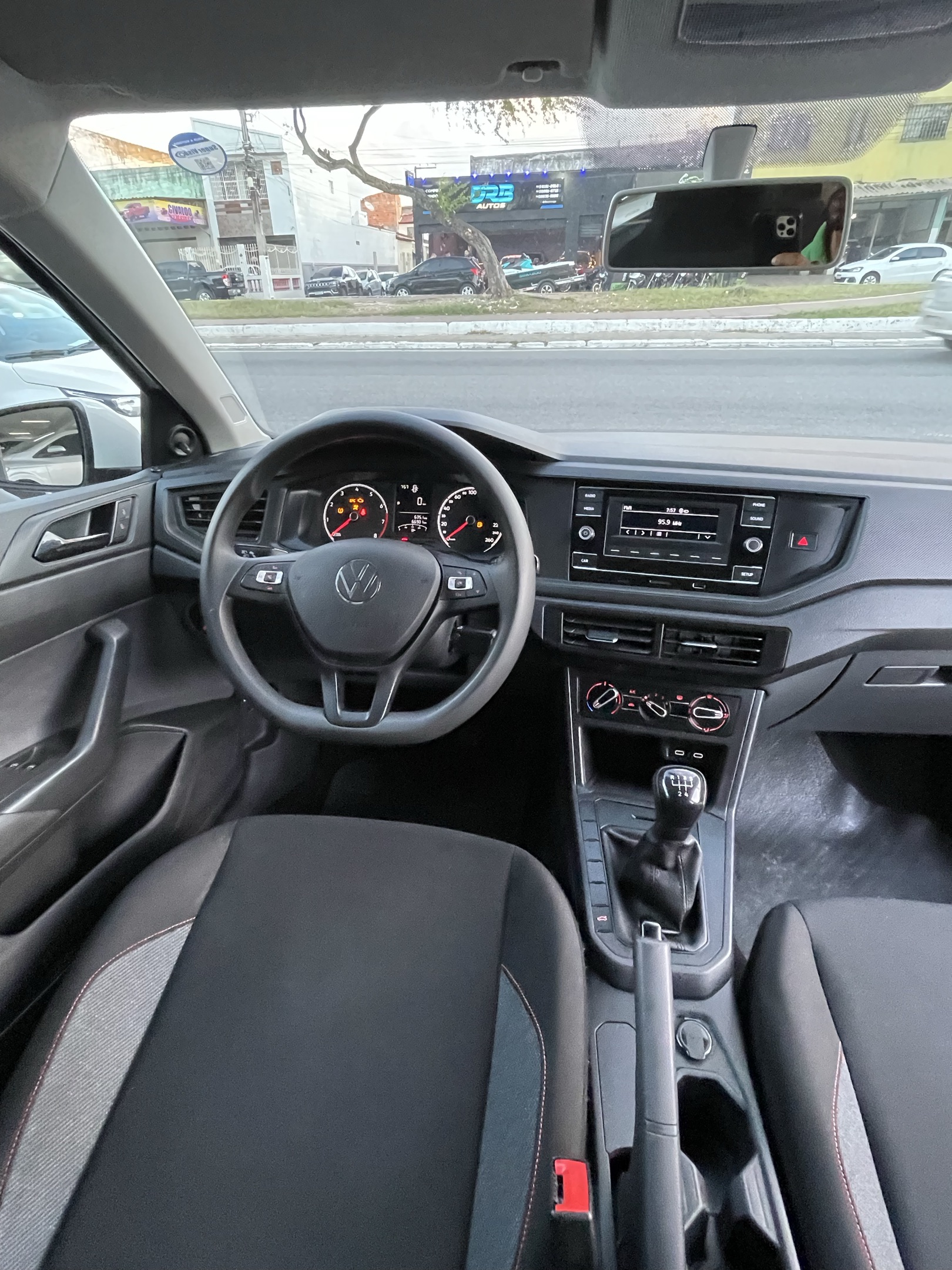 VOLKSWAGEN POLO 11