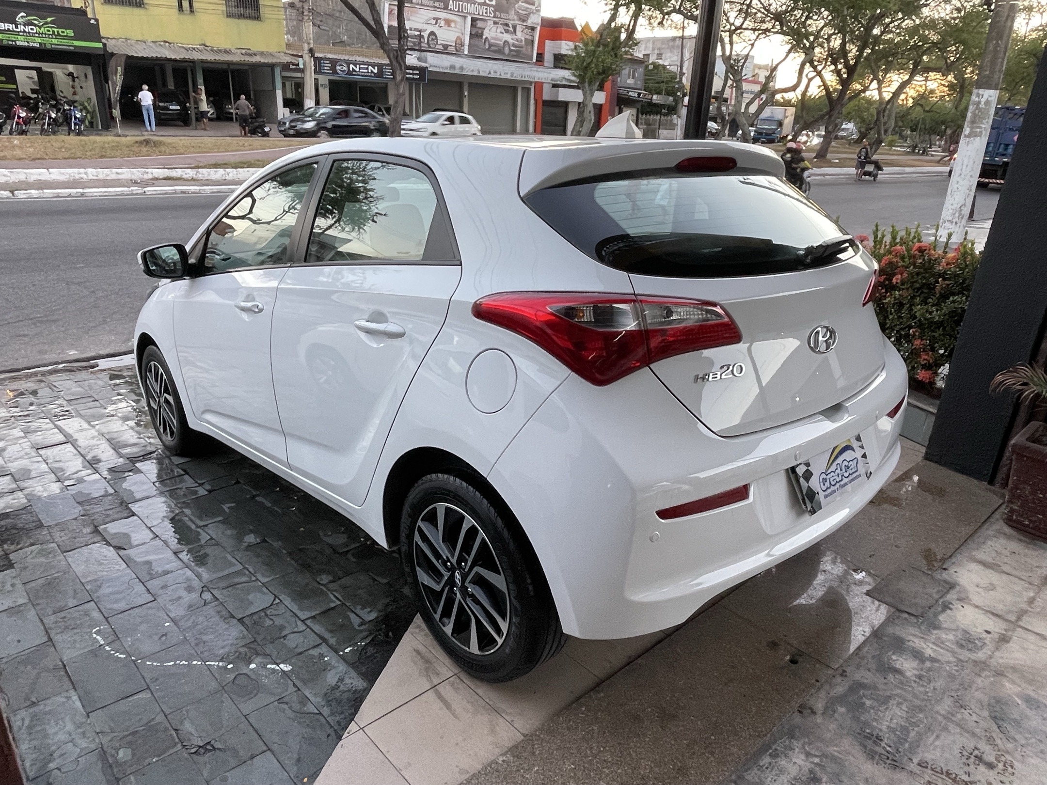 HYUNDAI HB20 4