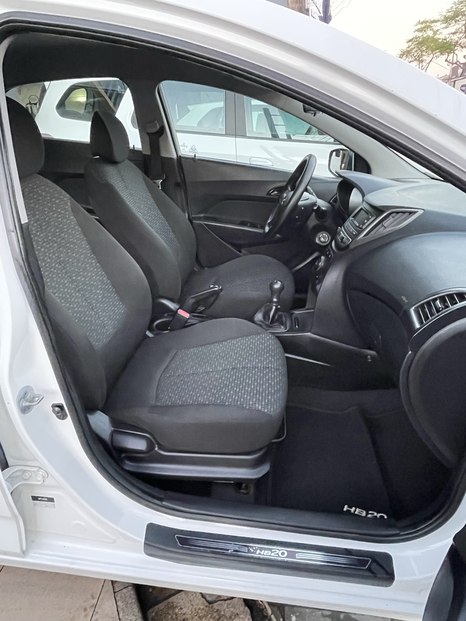 HYUNDAI HB20 7