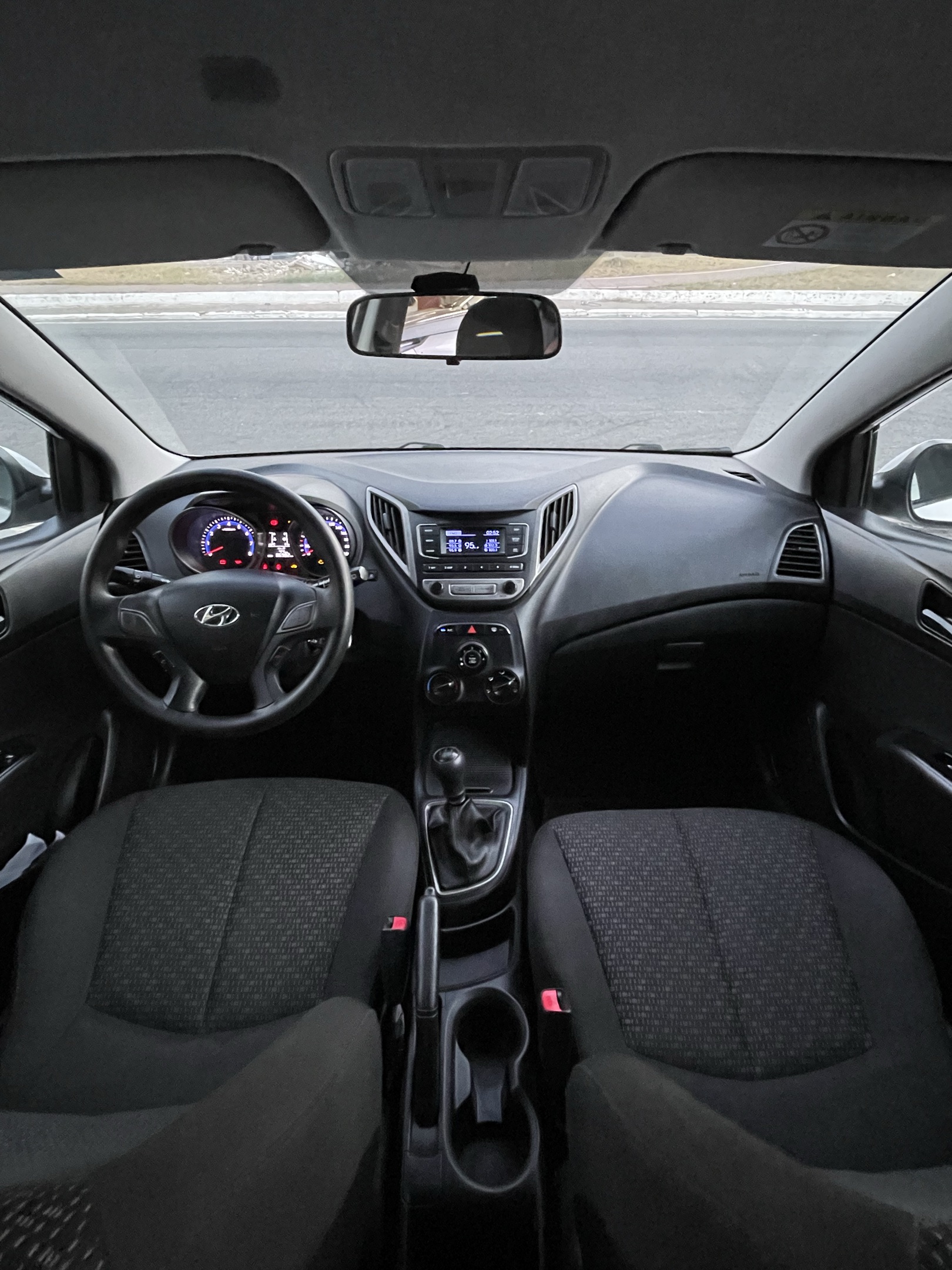 HYUNDAI HB20 9