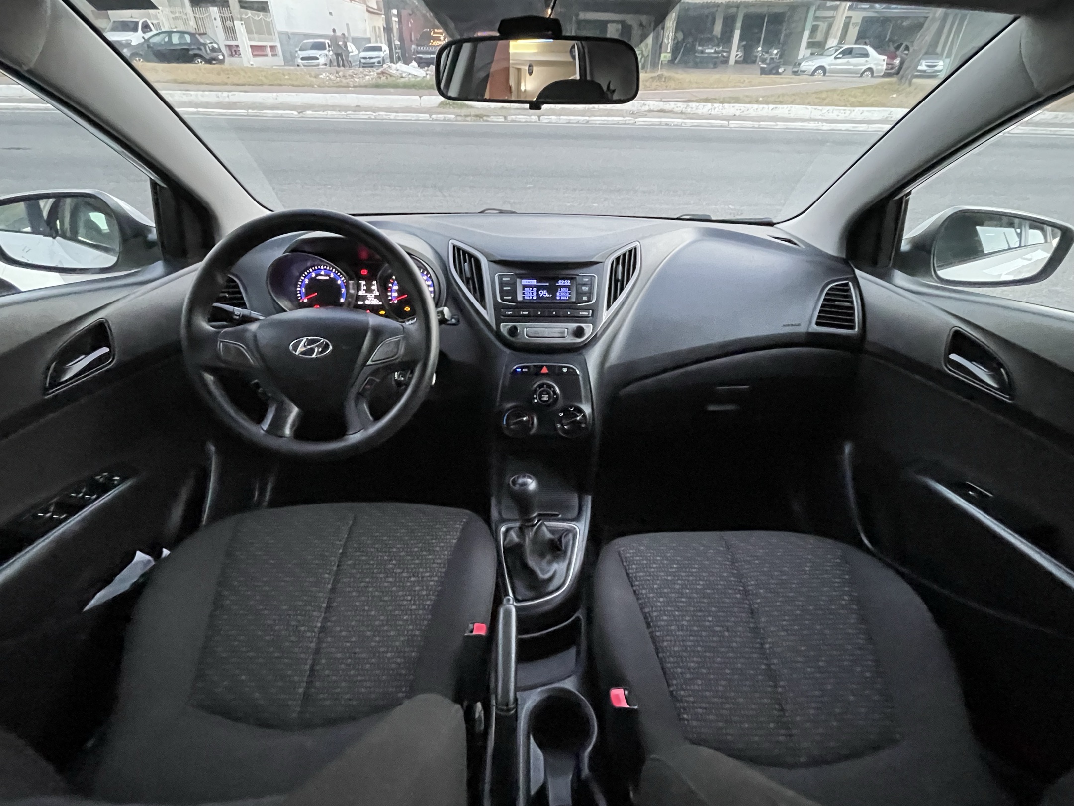 HYUNDAI HB20 10