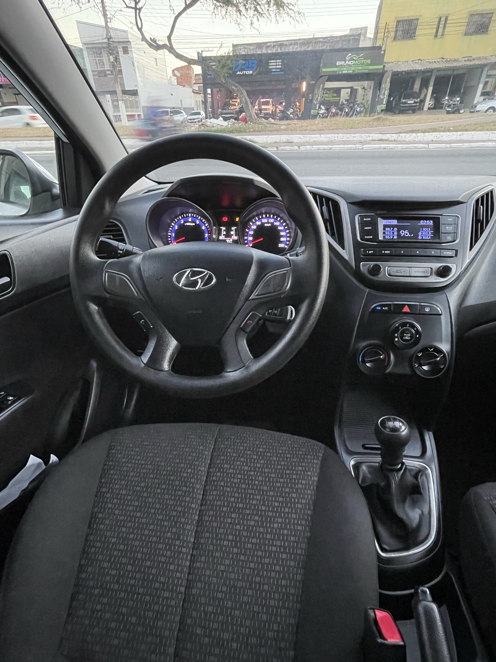 HYUNDAI HB20 11